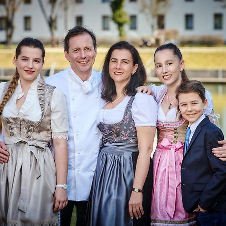 Hotel Am See ノイトラウブリング エクステリア 写真
