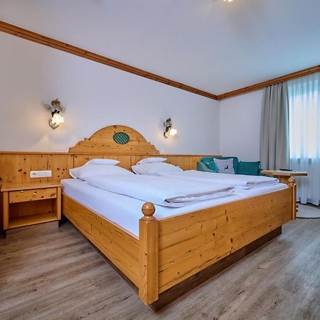 Hotel Am See ノイトラウブリング 部屋 写真
