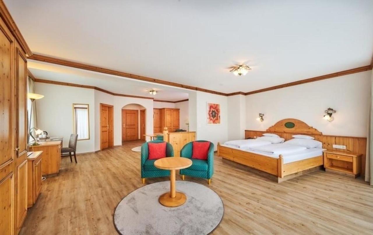 Hotel Am See ノイトラウブリング 部屋 写真