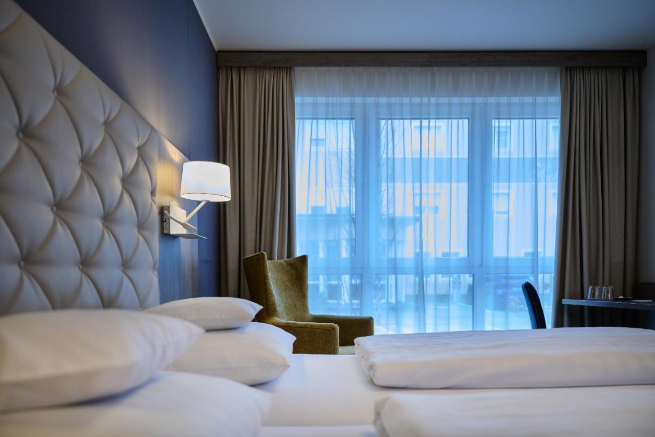 Hotel Am See ノイトラウブリング エクステリア 写真