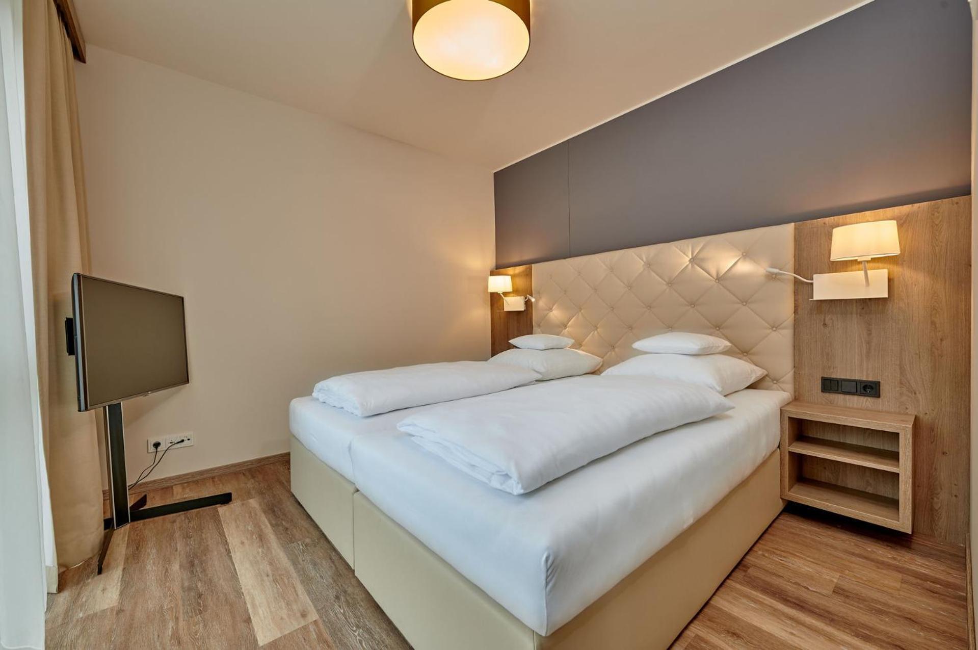 Hotel Am See ノイトラウブリング 部屋 写真