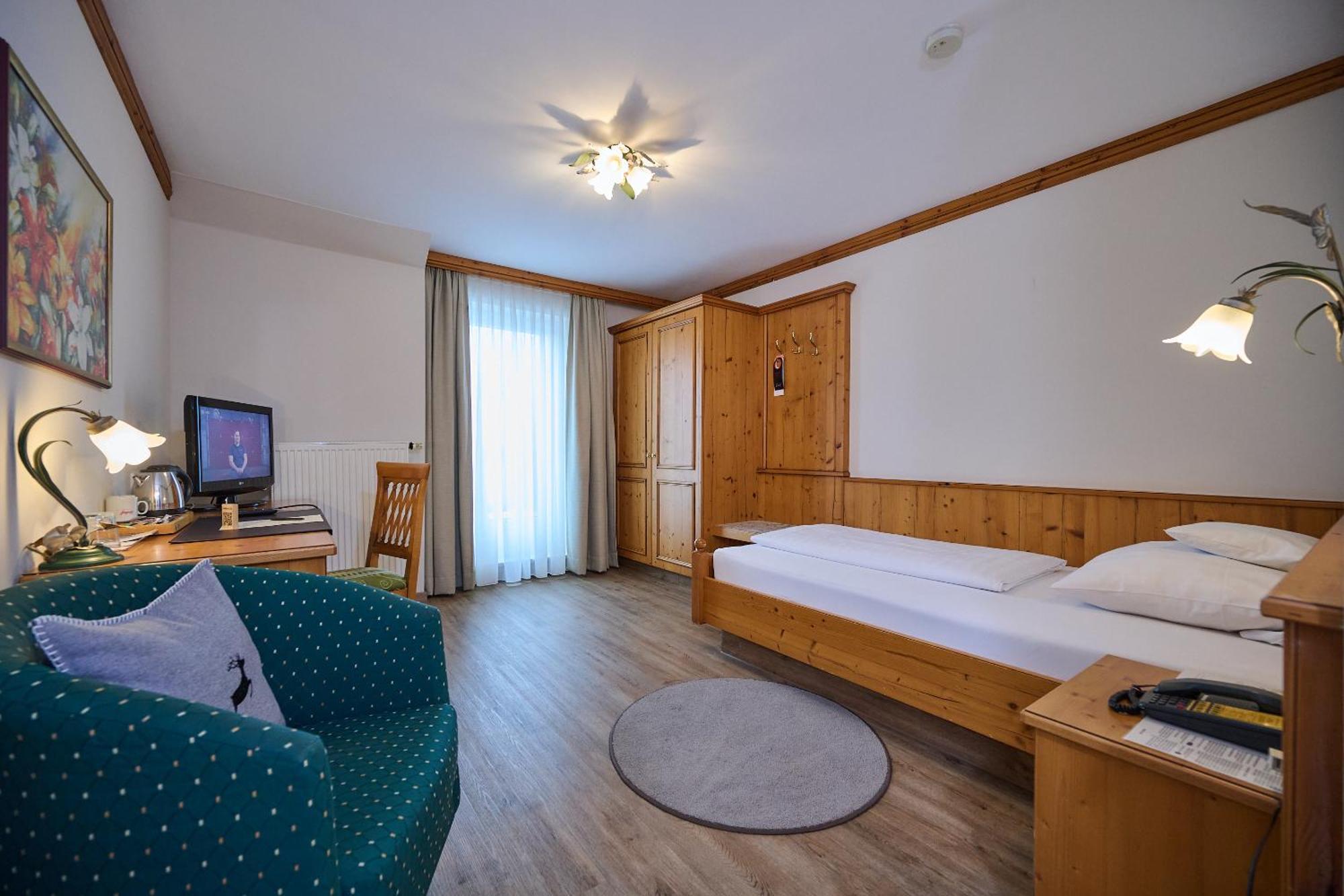 Hotel Am See ノイトラウブリング 部屋 写真