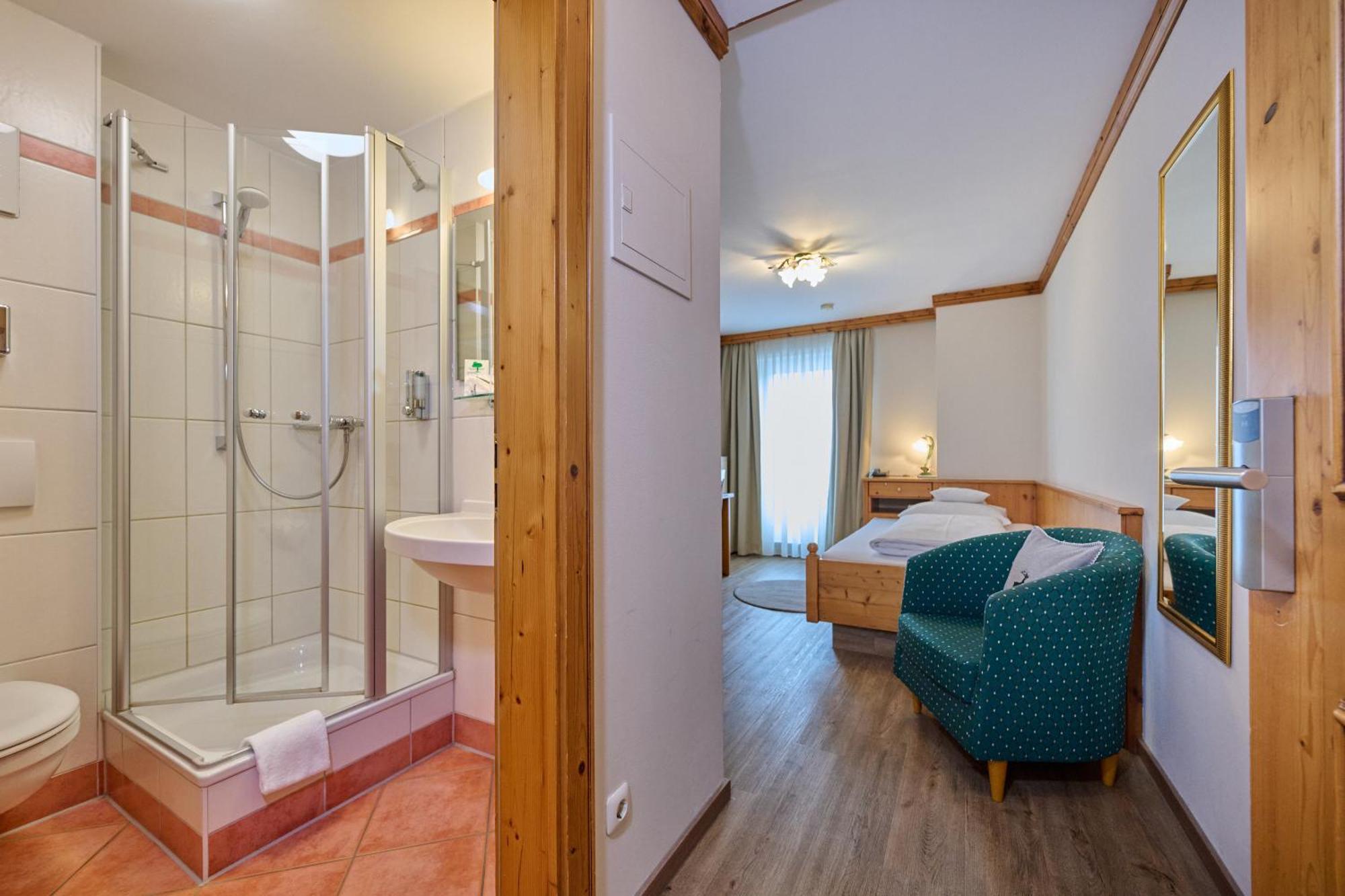 Hotel Am See ノイトラウブリング 部屋 写真