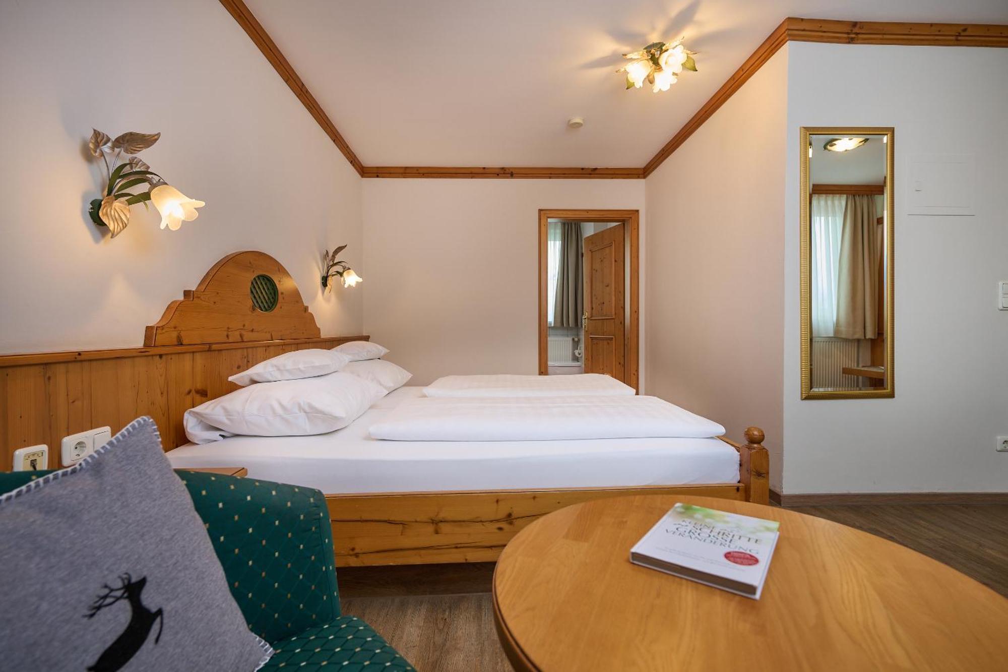 Hotel Am See ノイトラウブリング 部屋 写真