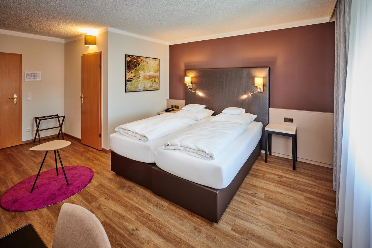 Hotel Am See ノイトラウブリング エクステリア 写真