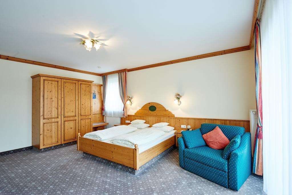 Hotel Am See ノイトラウブリング 部屋 写真